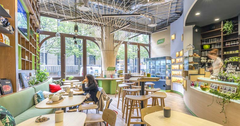 Aménagement d'un coffee shop par un architecte d'intérieur dans le cadre d'un projet d'architecture commerciale à Lyon