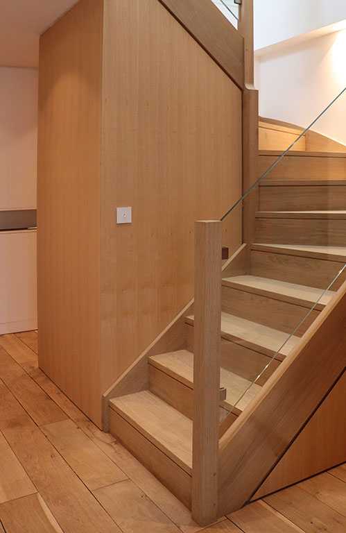 Escalier sur mesure réalisé par un architecte d'intérieur à Lyon