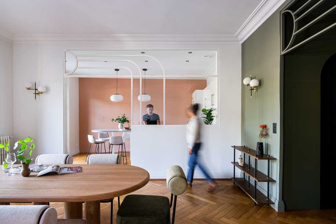 Salle à manger de l'appartement rénové
