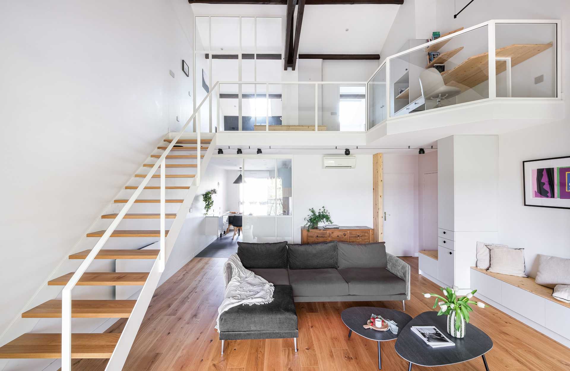 Transforming a 120m² duplex with a mezzanine floor