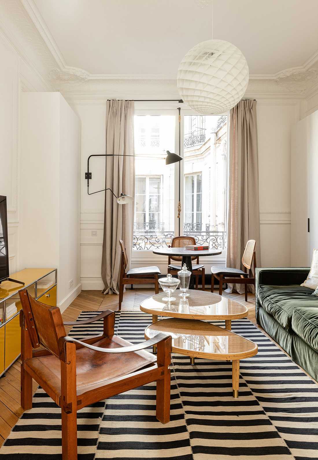 Decorating the living room of an old apartment in Lyon