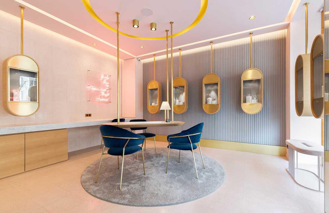 Interior design of a high-end jewelry store in Lyon