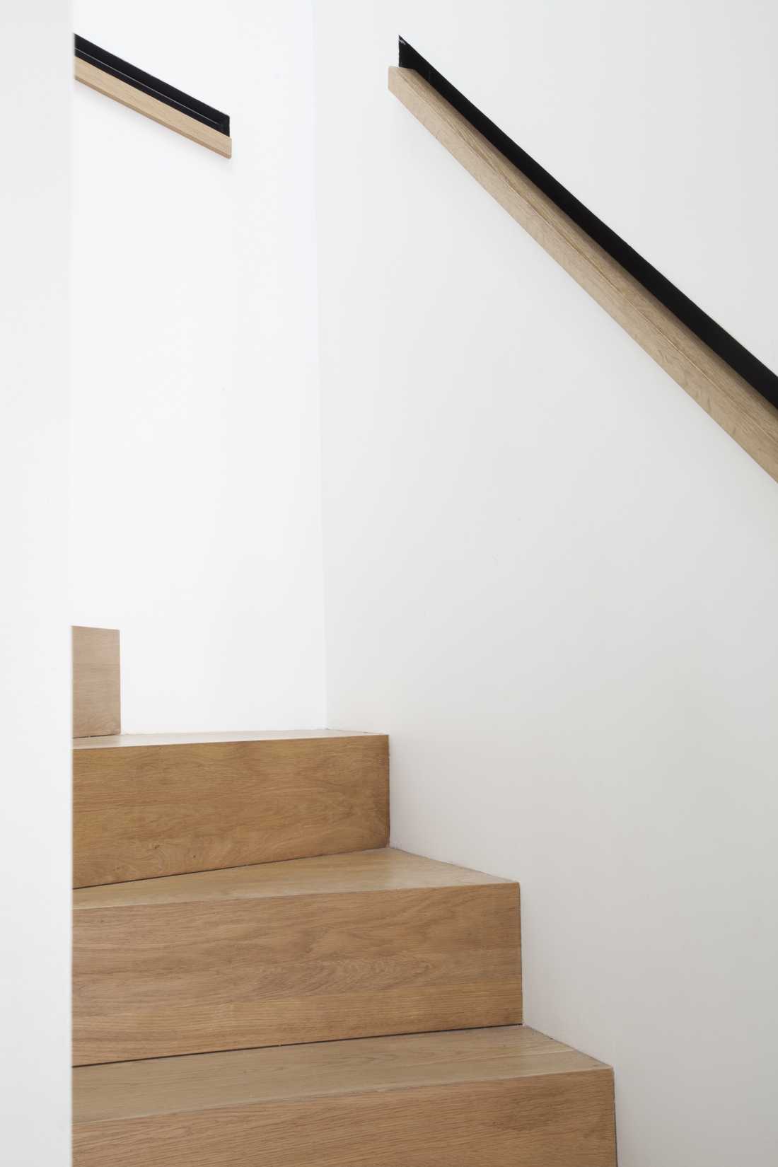 Détail de l'escalier réalisé sur mesure par un architecte à Lyon