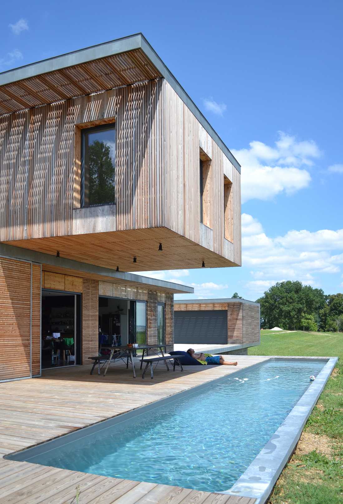 Maison contemporaine bois et béton par un architecte en Auvergne-Rhône-Alpes
