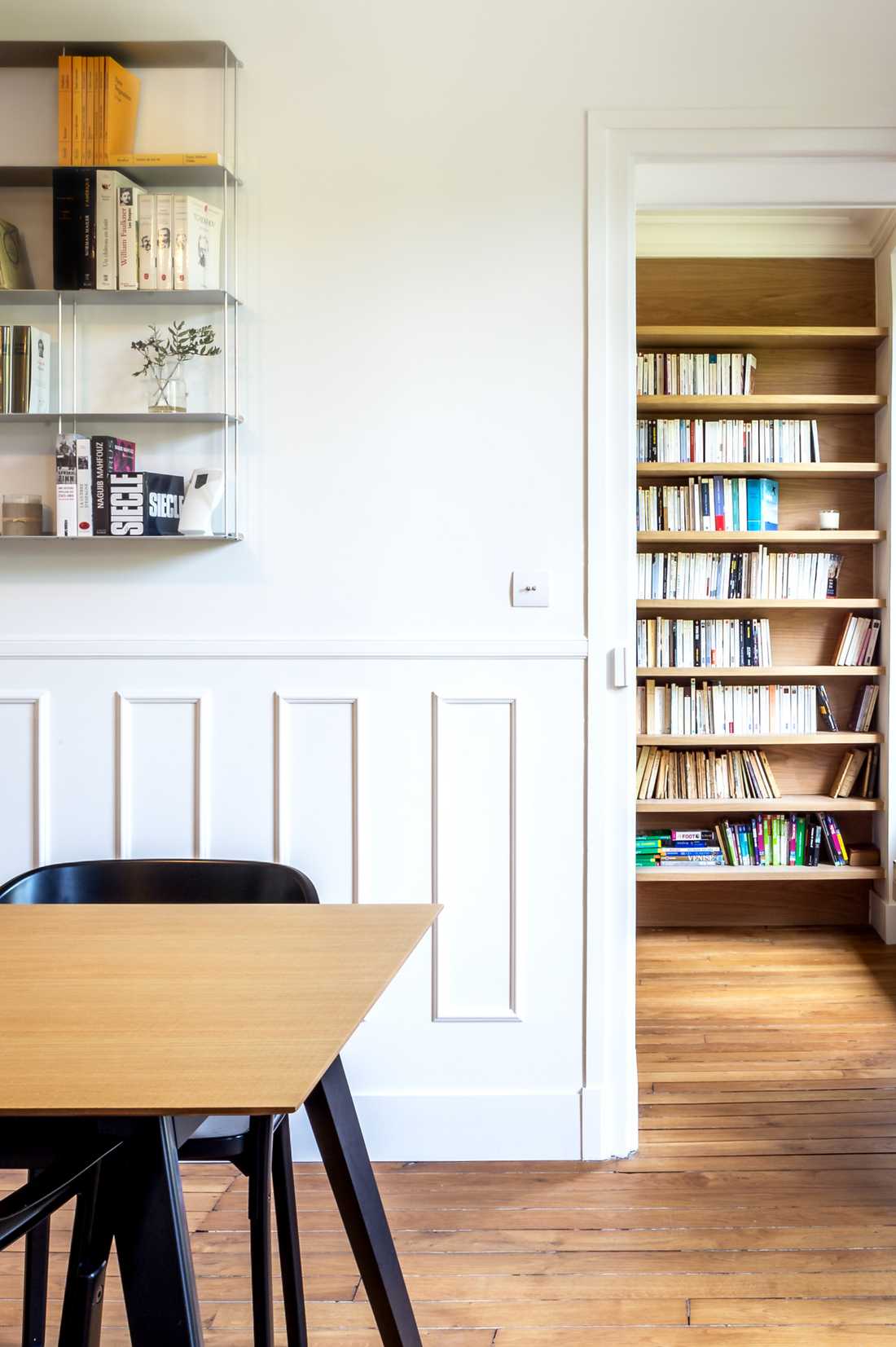 Circulation dans un appartement haussmannien renové par un architecte d'intérieur à Lyon