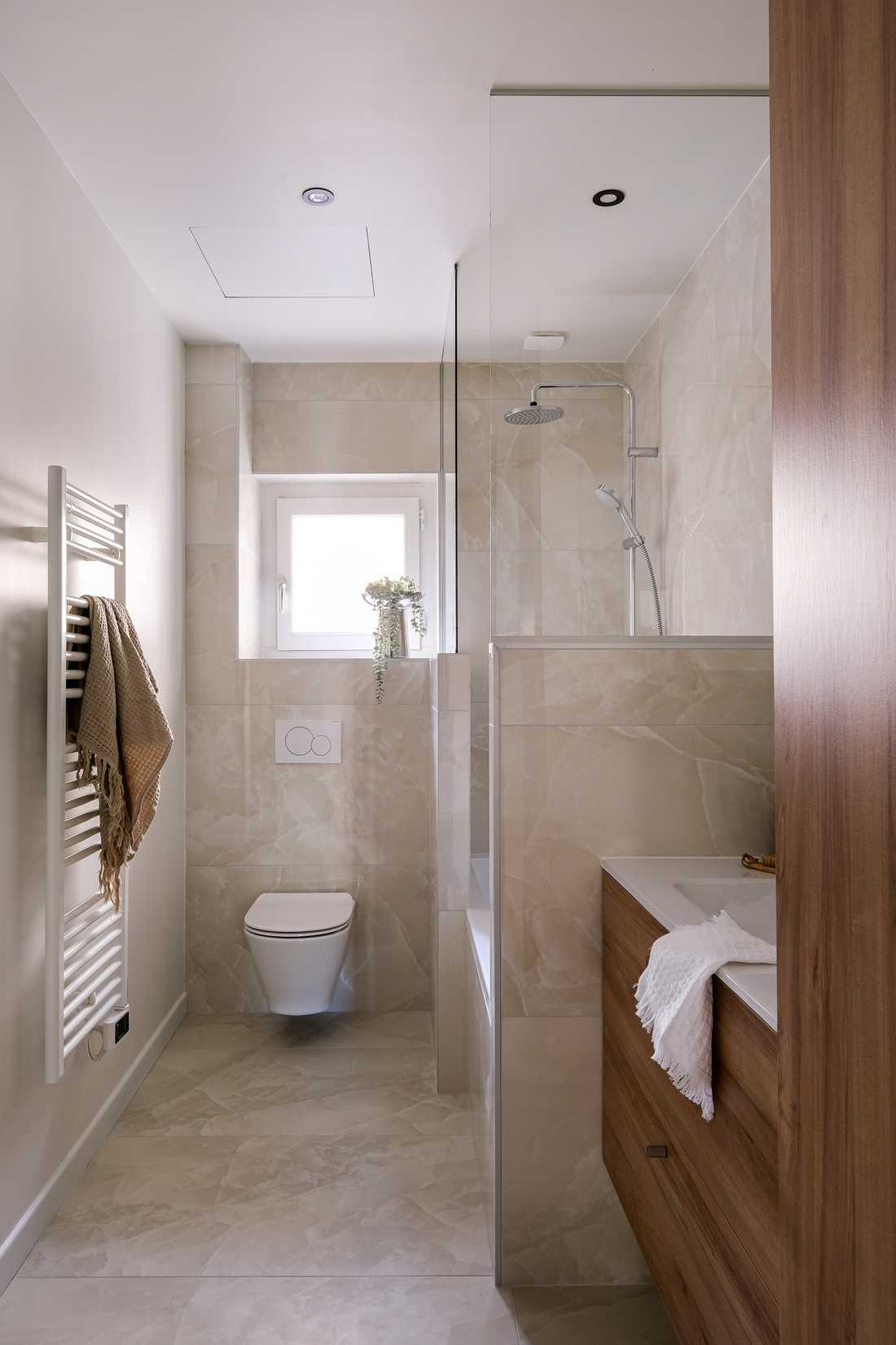 Salle de bain pour les invités