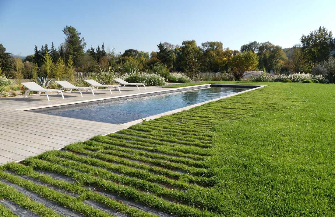 Jardin avec piscine dans le Rhône