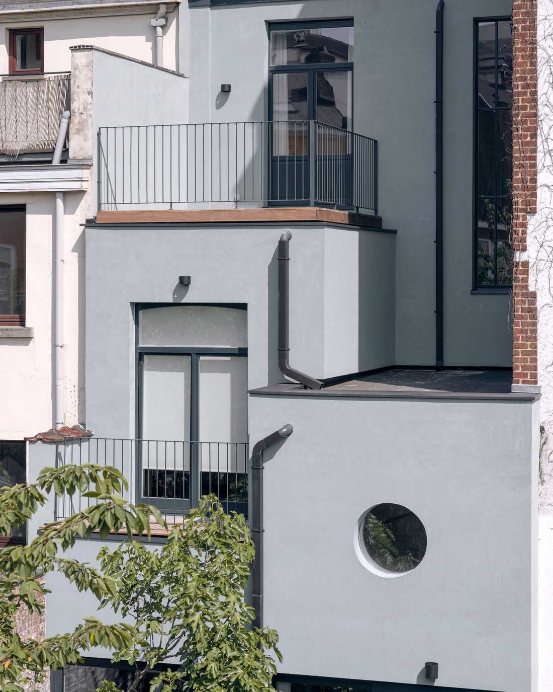 An Architect designed a townhouse extension in Lyon