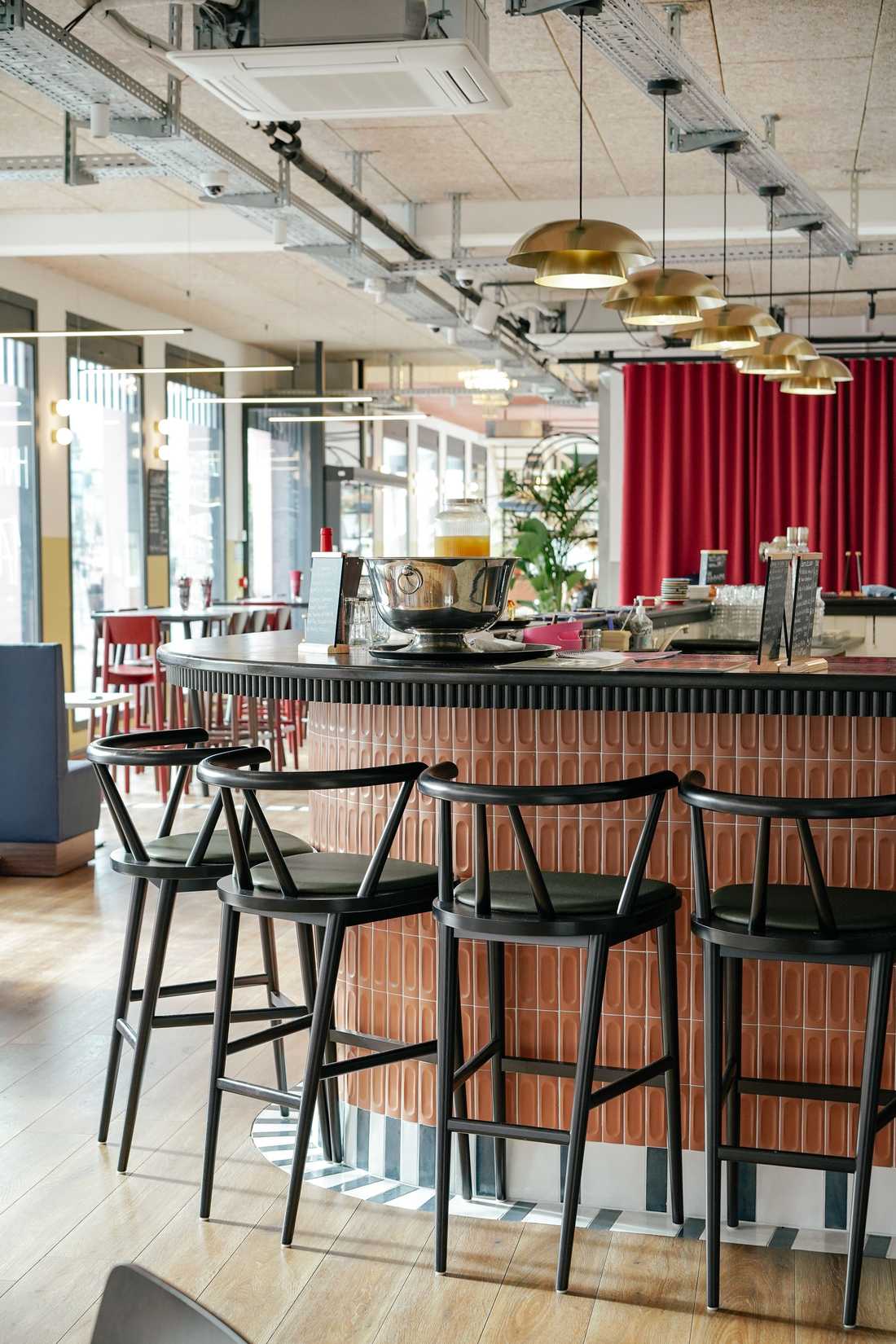 Renovation of a restaurant in Lyon by an architect specializing in commercial architecture