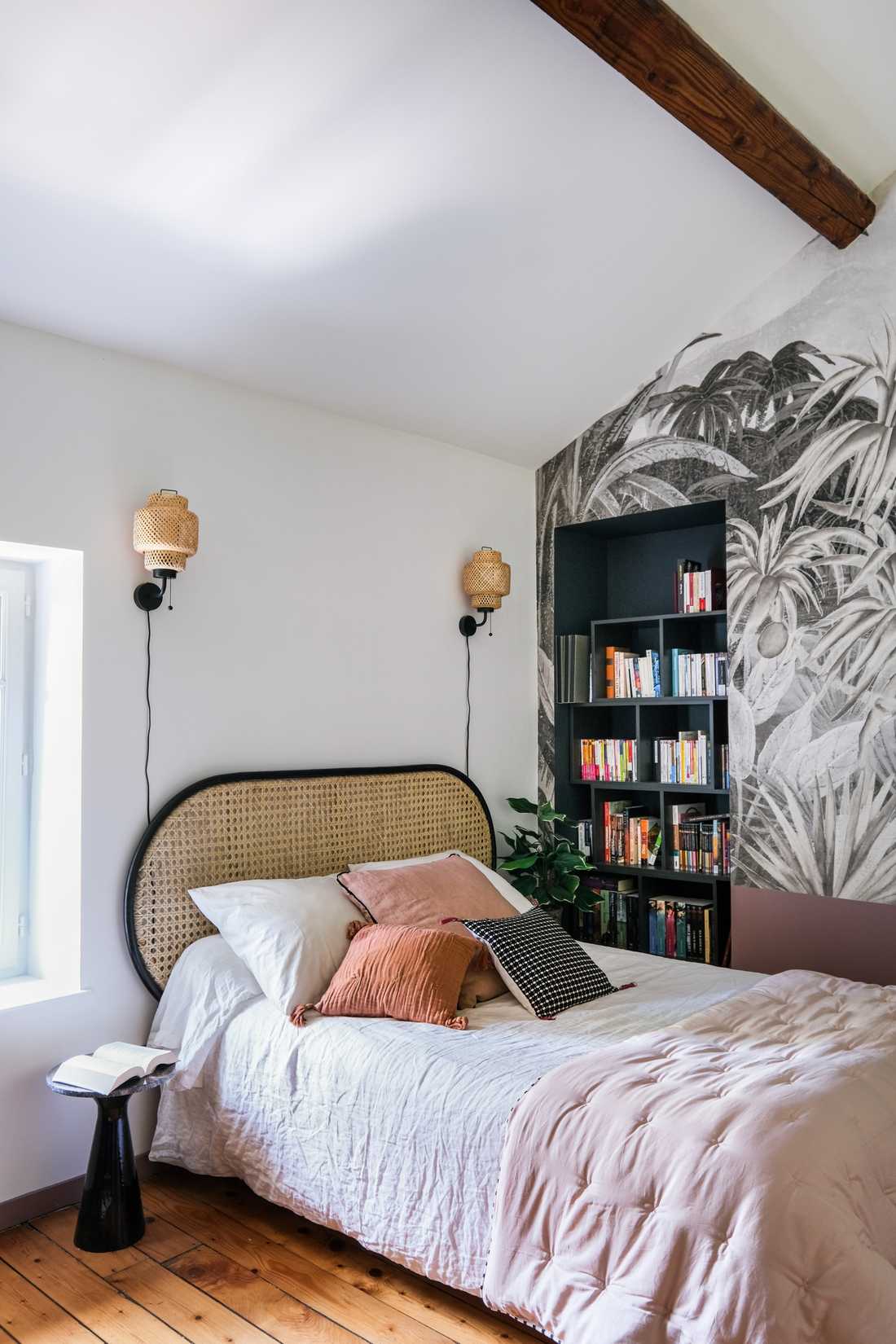 Chambre rose dans une maison d'hôtes