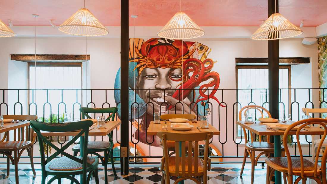 Mezzanine d'un restaurant créée par un architecte d'interieur en Auvergne-Rhône-Alpes